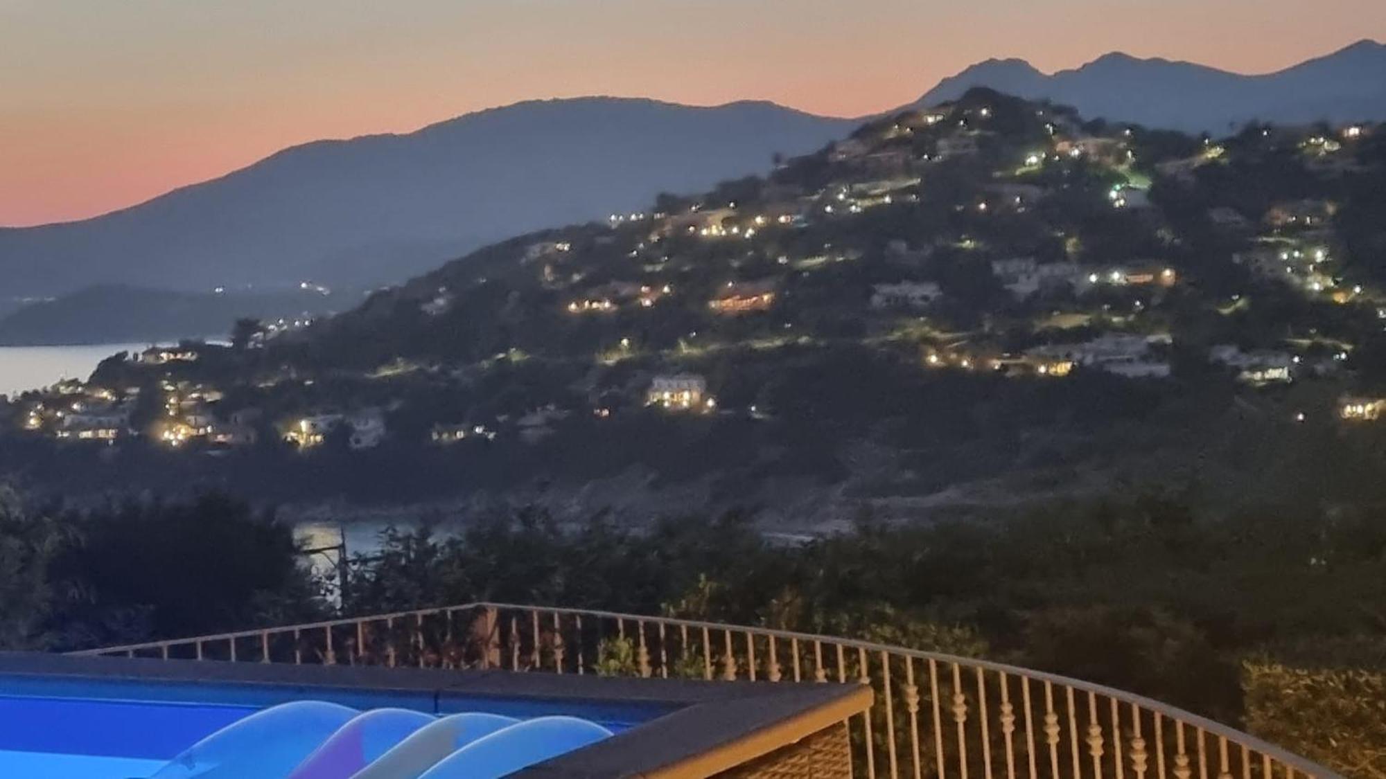 Villetta With Heated Pool And Panoramic View Торре-делле-Стелле Экстерьер фото